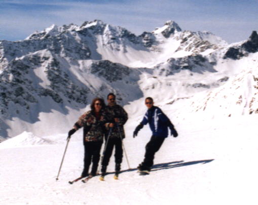 Dorothea, Robert und Alexander beim Skifahren in Kappl